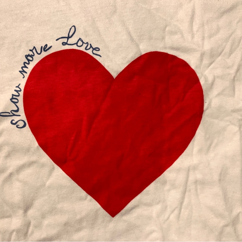 Universal Thread Womens White Tee with Red Heart
